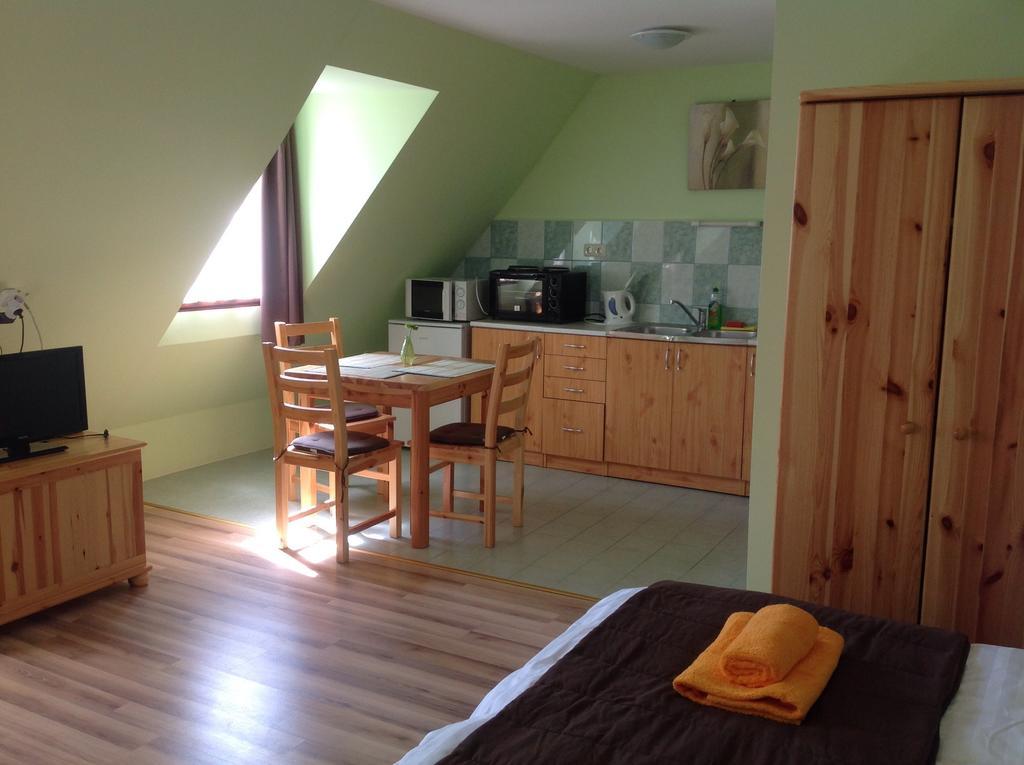 Apartment Villa Attila Heviz Room photo