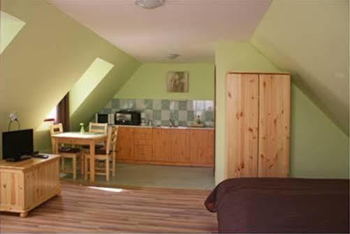 Apartment Villa Attila Heviz Exterior photo